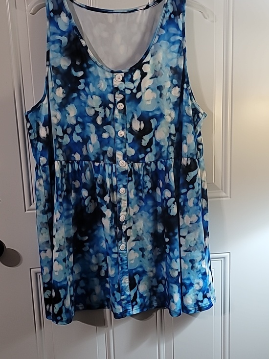 Emery Rose Tops - Blue Floral Tie-Dye Plus Size Sleeveless Top